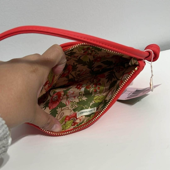 Vera Bradley Red Woven Clutch - Picture 5 of 5